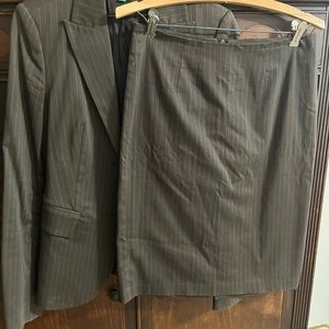 Perfect for FALl. Brown striped Benetton suit. Skirt size 38; jacket size 40